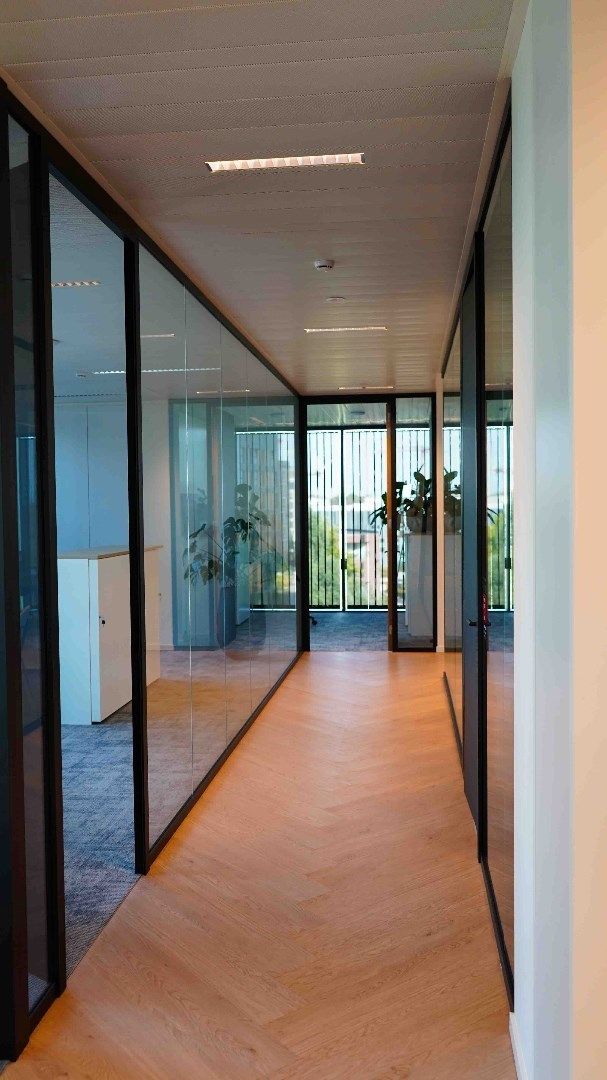 Full-service kantoren in prestigieus kantoorgebouw Pulse aan The Loop  foto 5
