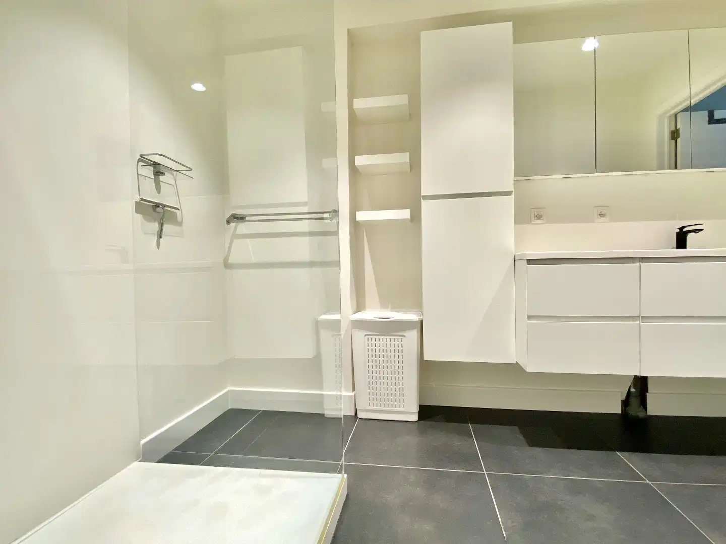 Hedendaagse woning met tuin en 1 slaapkamer te Heule. foto 6