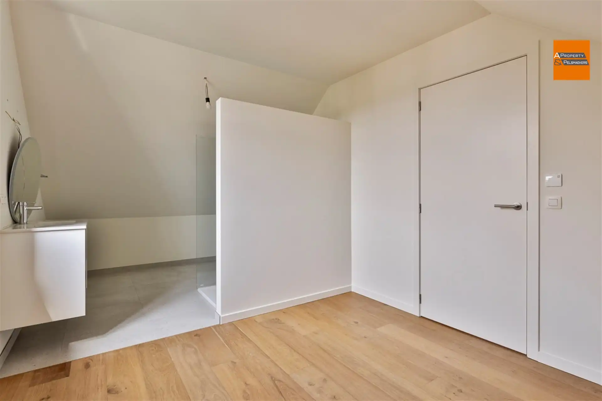 Ruime nieuwbouw villa met 4 slaapkamers foto 21