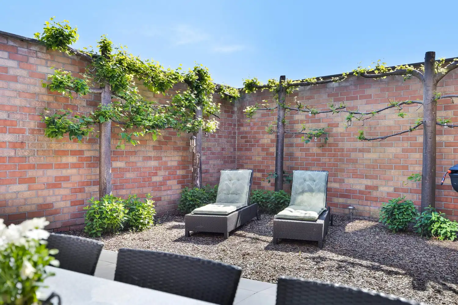 Stijlvol wonen in As: ruime, instapklare woning met tuin en garage foto 42