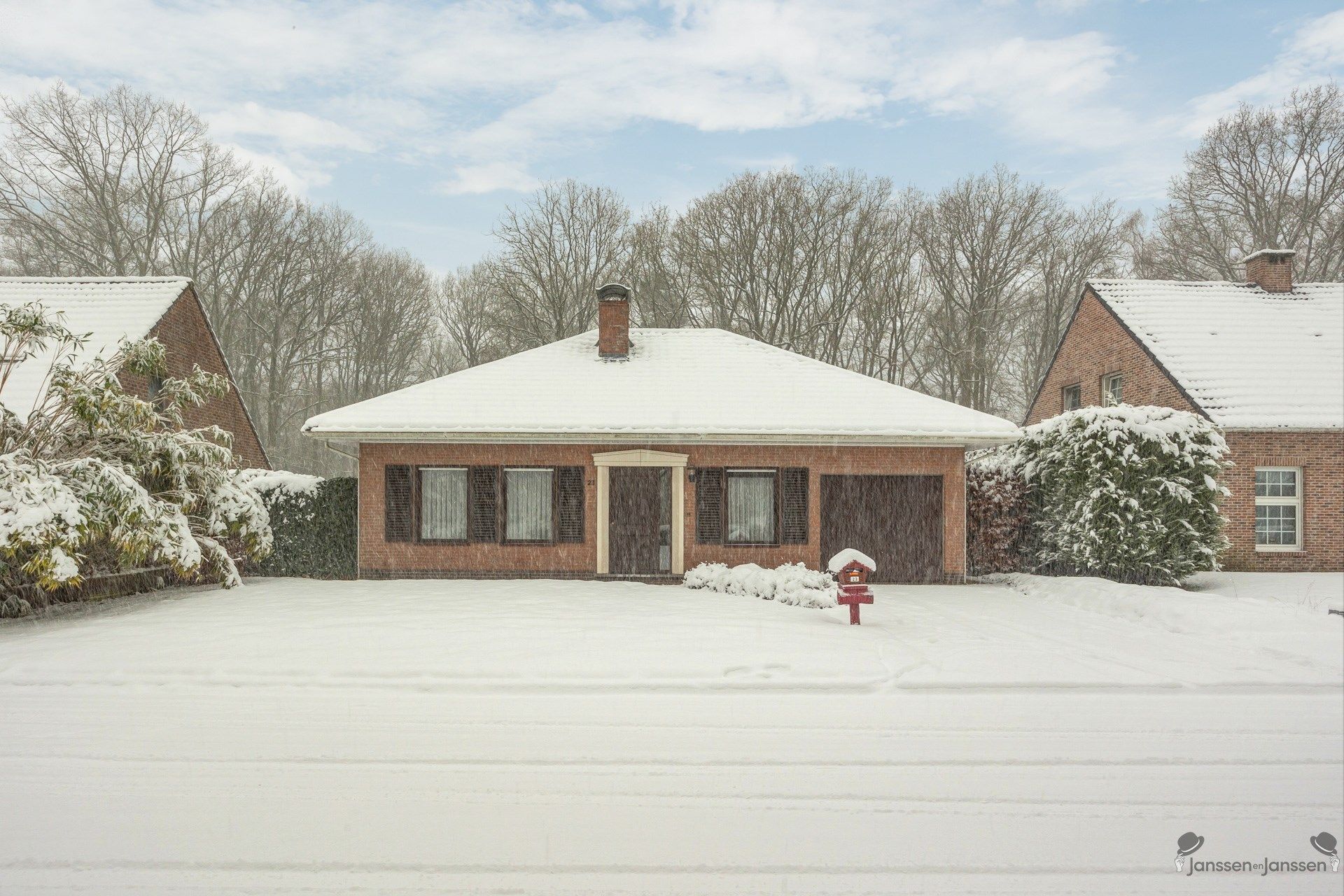 Vrijstaande villa met potentieel in gewilde wijk van Brasschaat foto 32