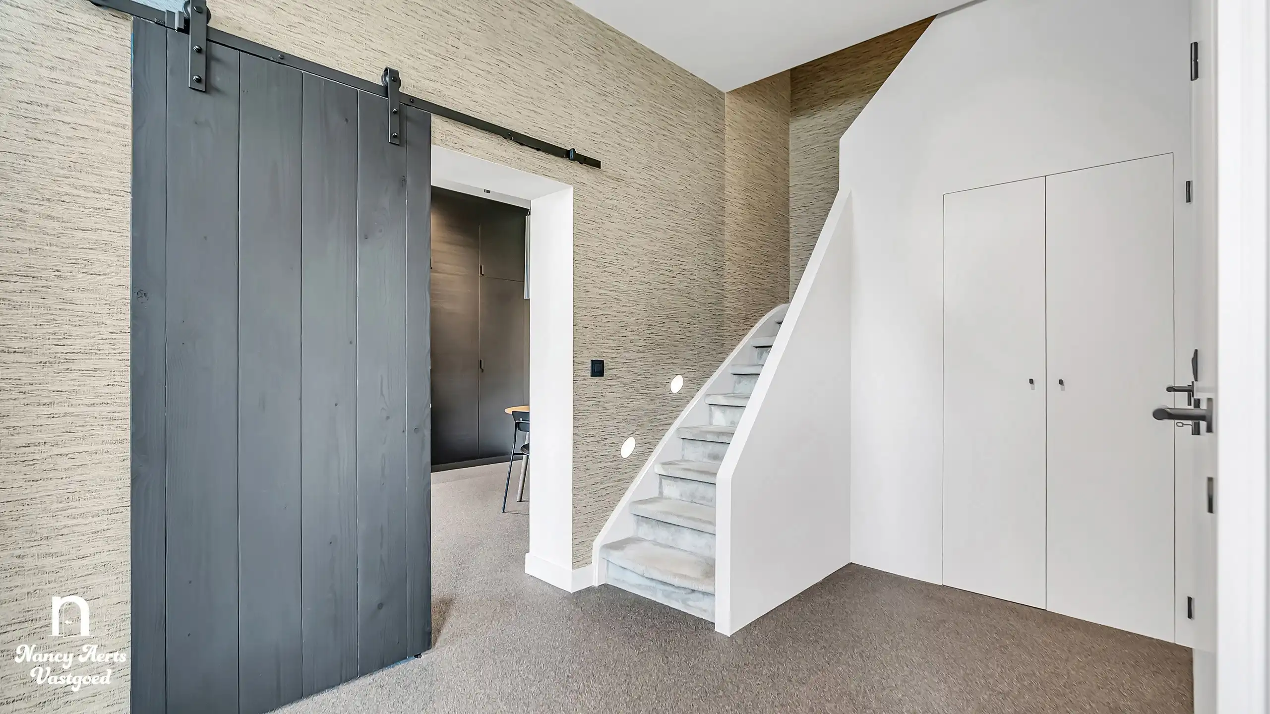 Luxe villa met karakter en hedendaags comfort in het groen foto 14