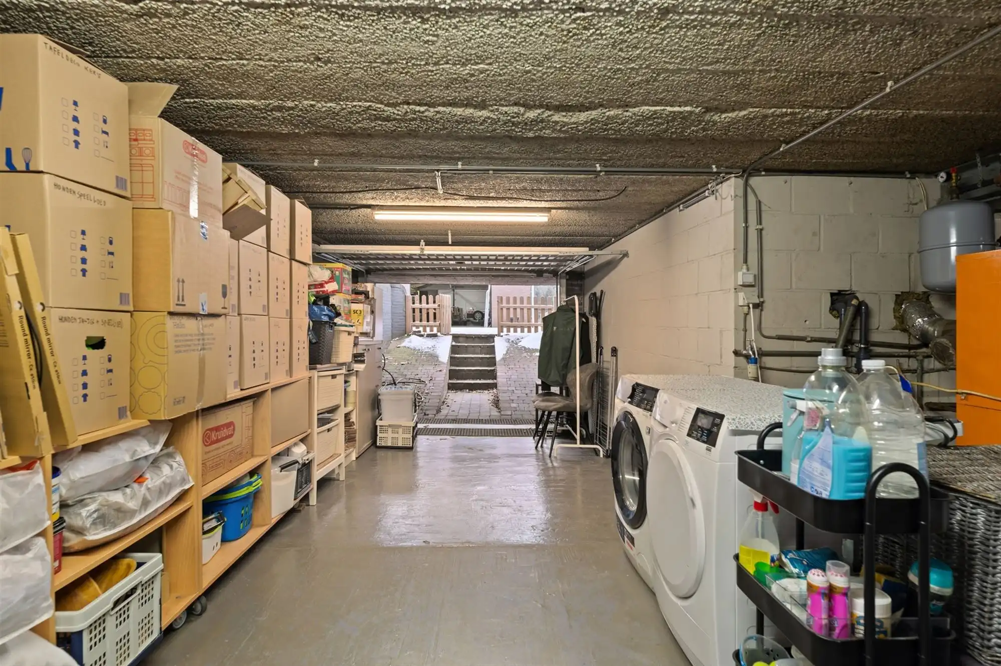 INSTAPKLARE GELIJKVLOERSE WONING MET RUIME GARAGE OP 2191M2 foto 20