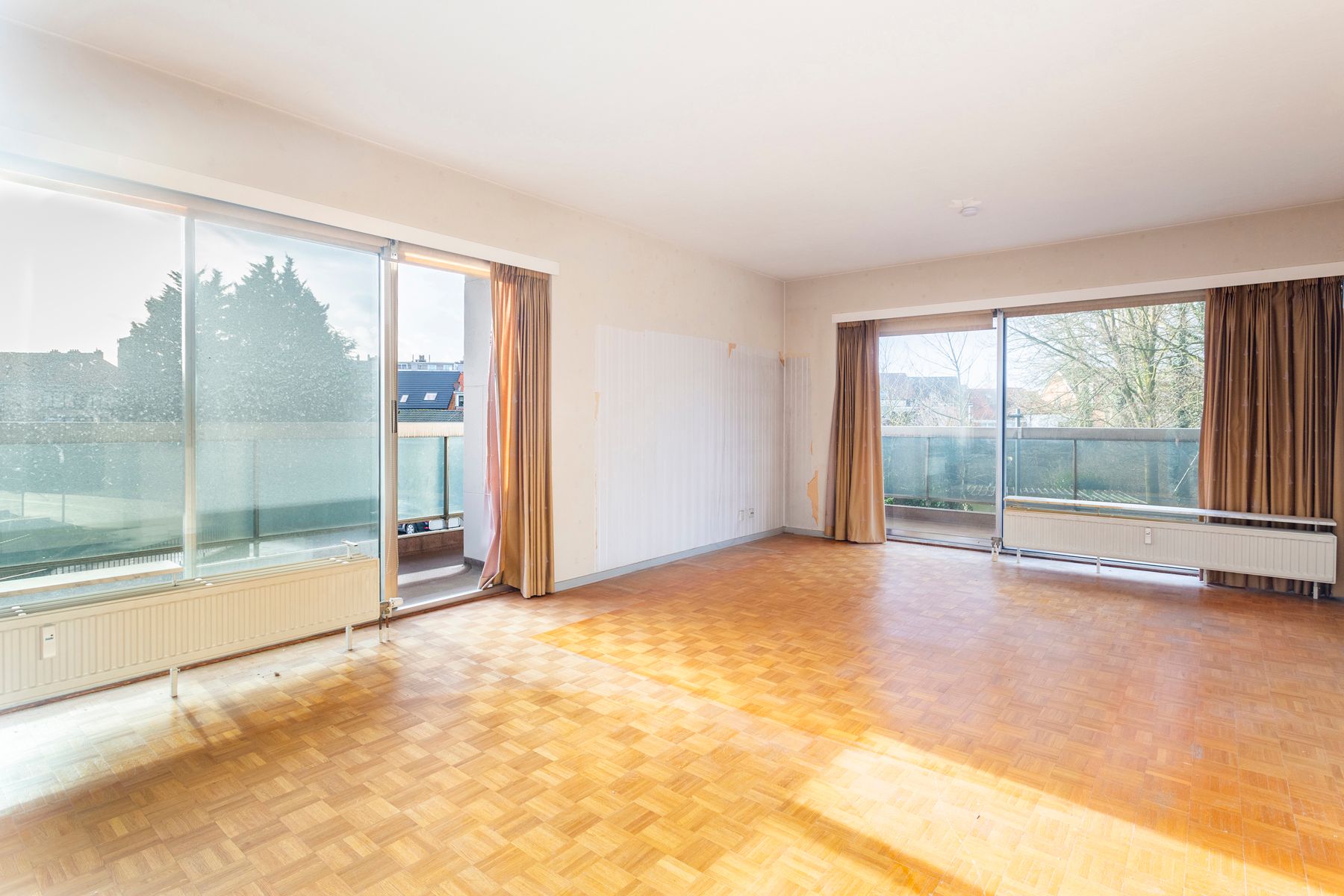 Lichtrijk appartement in het groen met renovatiepotentieel foto 2
