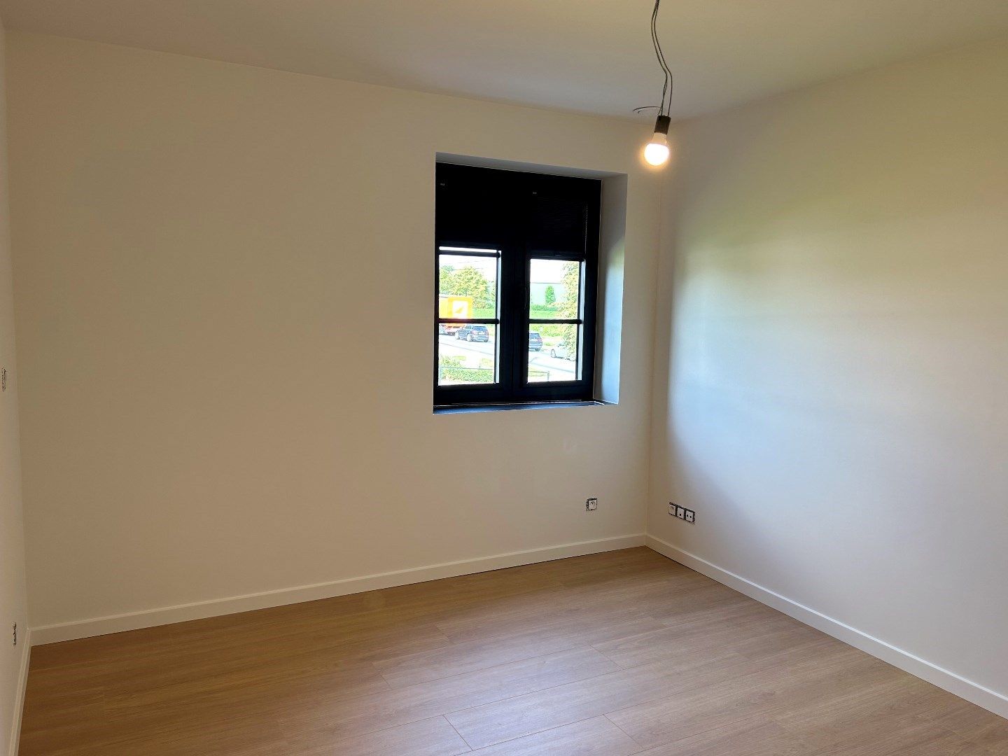 PRACHTIGE NIEUWBOUWWONING MET HOOGWAARDIGE AFWERKING! foto 5