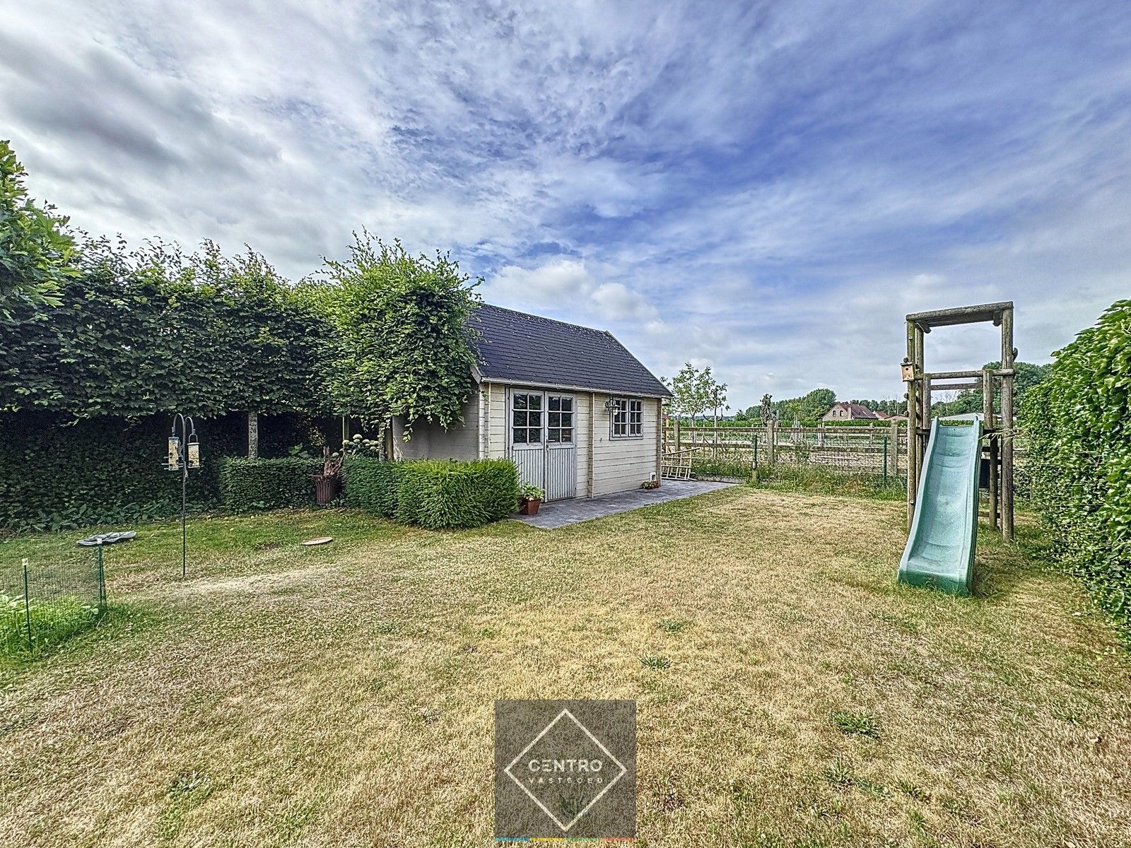 Instapklare woning met 3 slpks, garage én ZUIDger. tuin  te Oostkamp! foto 23