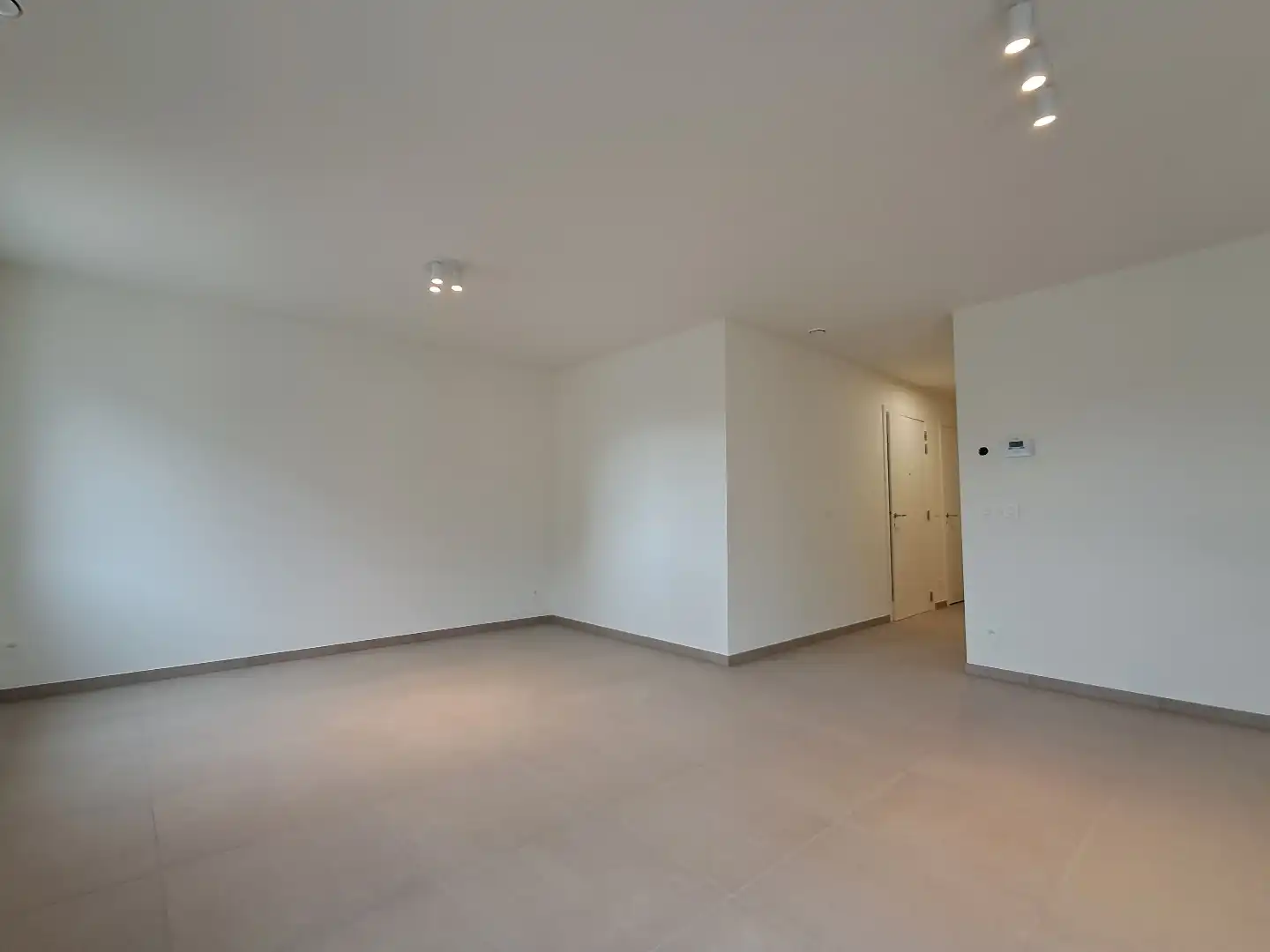 Ruim appartement met 2 terrassen! foto 6