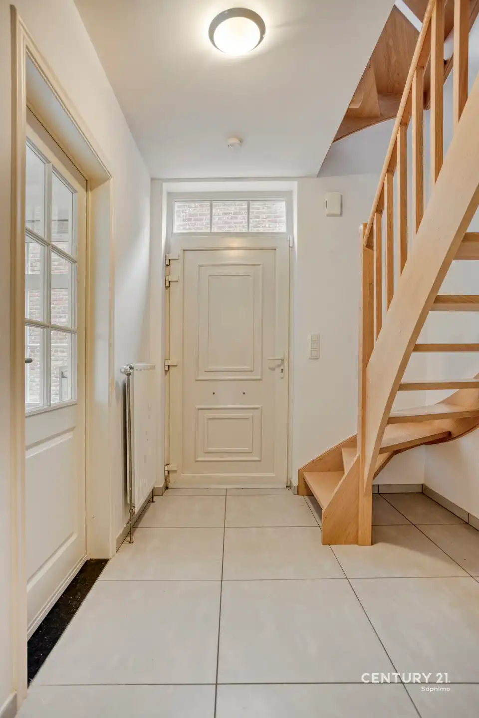 Gunstig gelegen ééngezinswoning met 4 slaapkamers foto 3