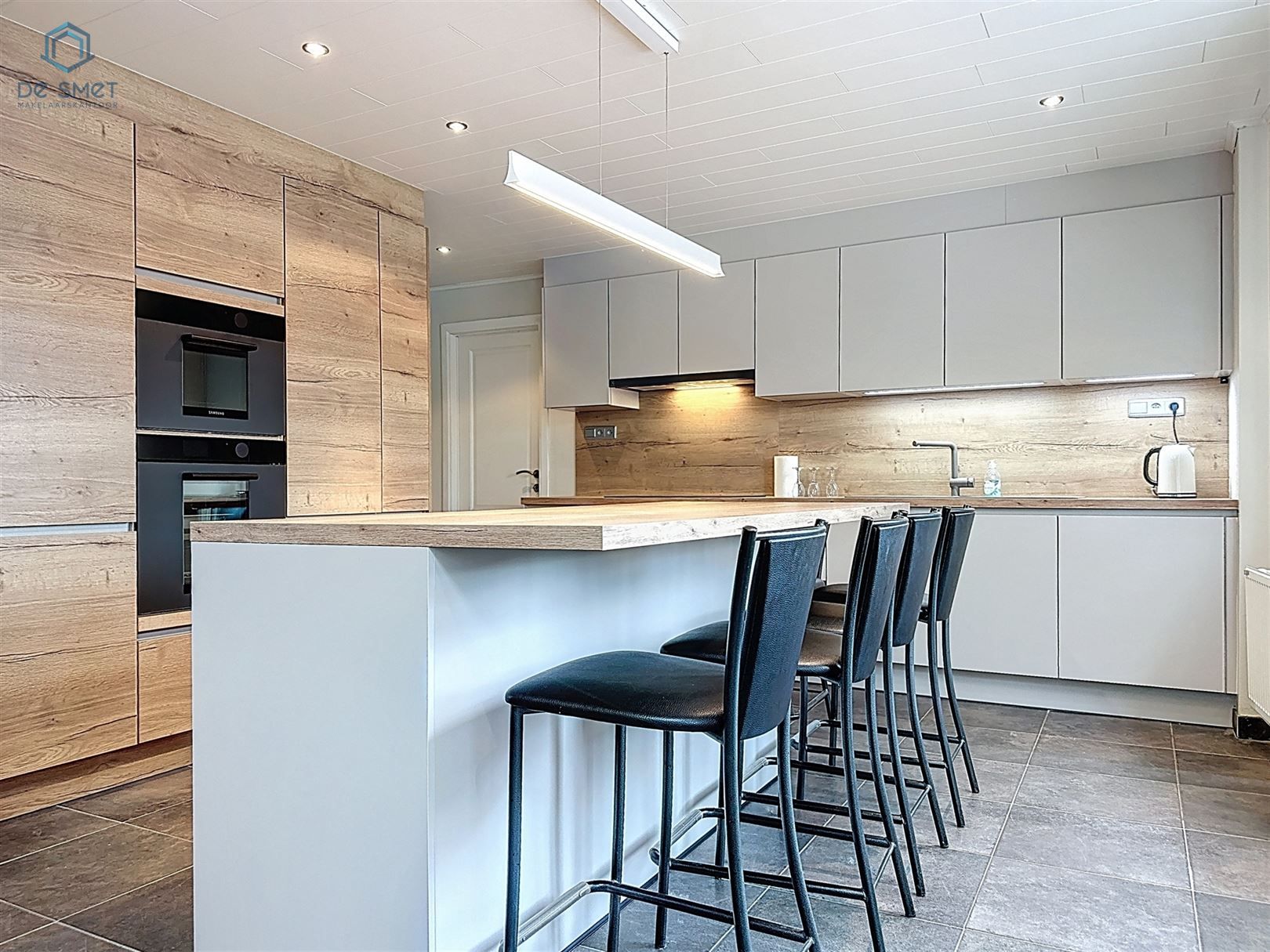 Instapklare, Volledig Gerenoveerde Woning met 2 Slaapkamers, Ruim Terras & Stadstuin Op Wandelafstand van het Centrum van Geraardsbergen! foto 2