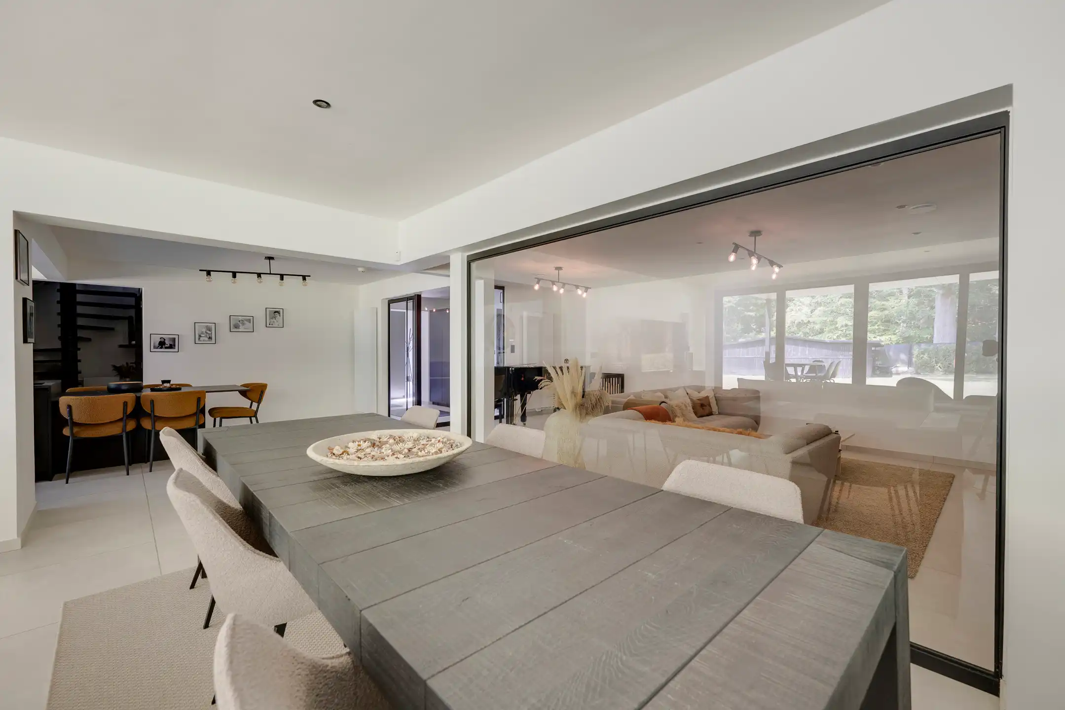 Gerenoveerde woning op een mooi perceel van ca 2.000 m² foto 5