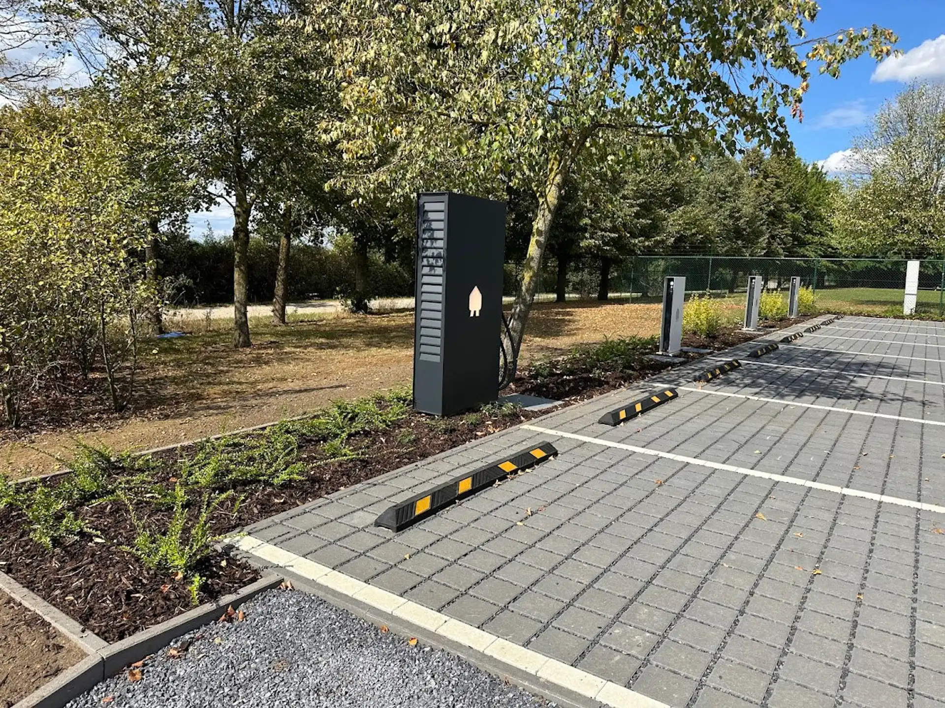 Bedrijfscomplex met atelier & kantoren – te koop / te huur foto 9