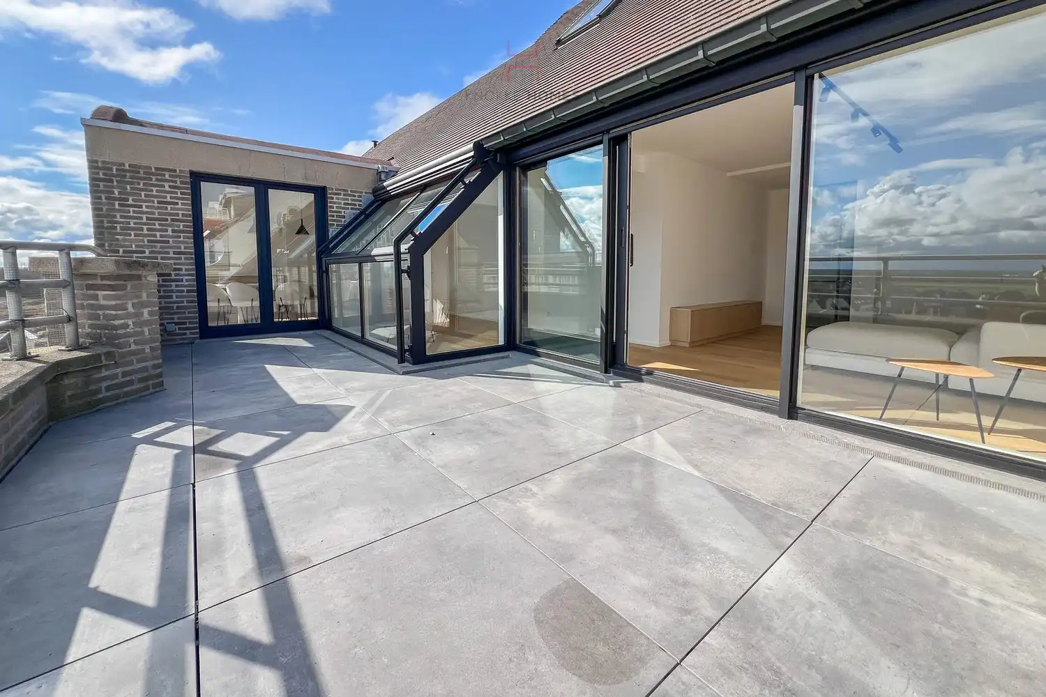 Ruim en lichtrijk appartement vlakbij het strand van Duinbergen foto 12