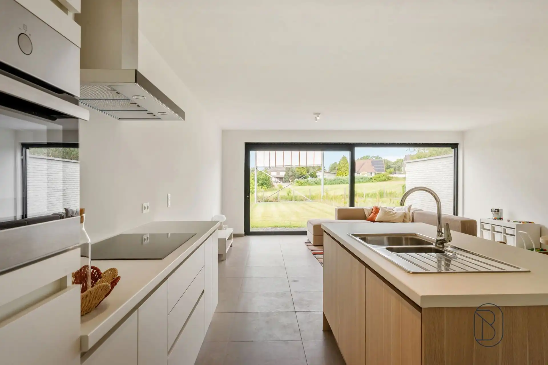 Kwalitatieve moderne energiezuinige luxe-woning met tuin. foto 6