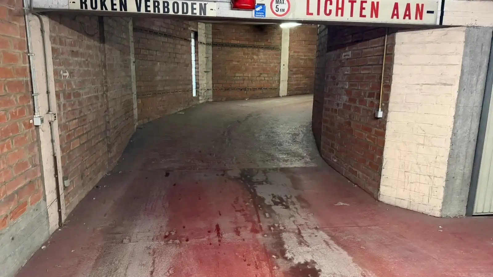 Gesloten garagebox centrum Oostende foto 7