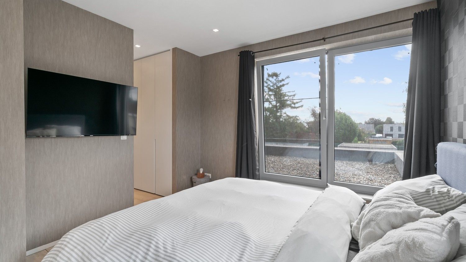 Moderne, instapklare woning met luxe afwerking en zwembad in Sint-Truiden foto 15