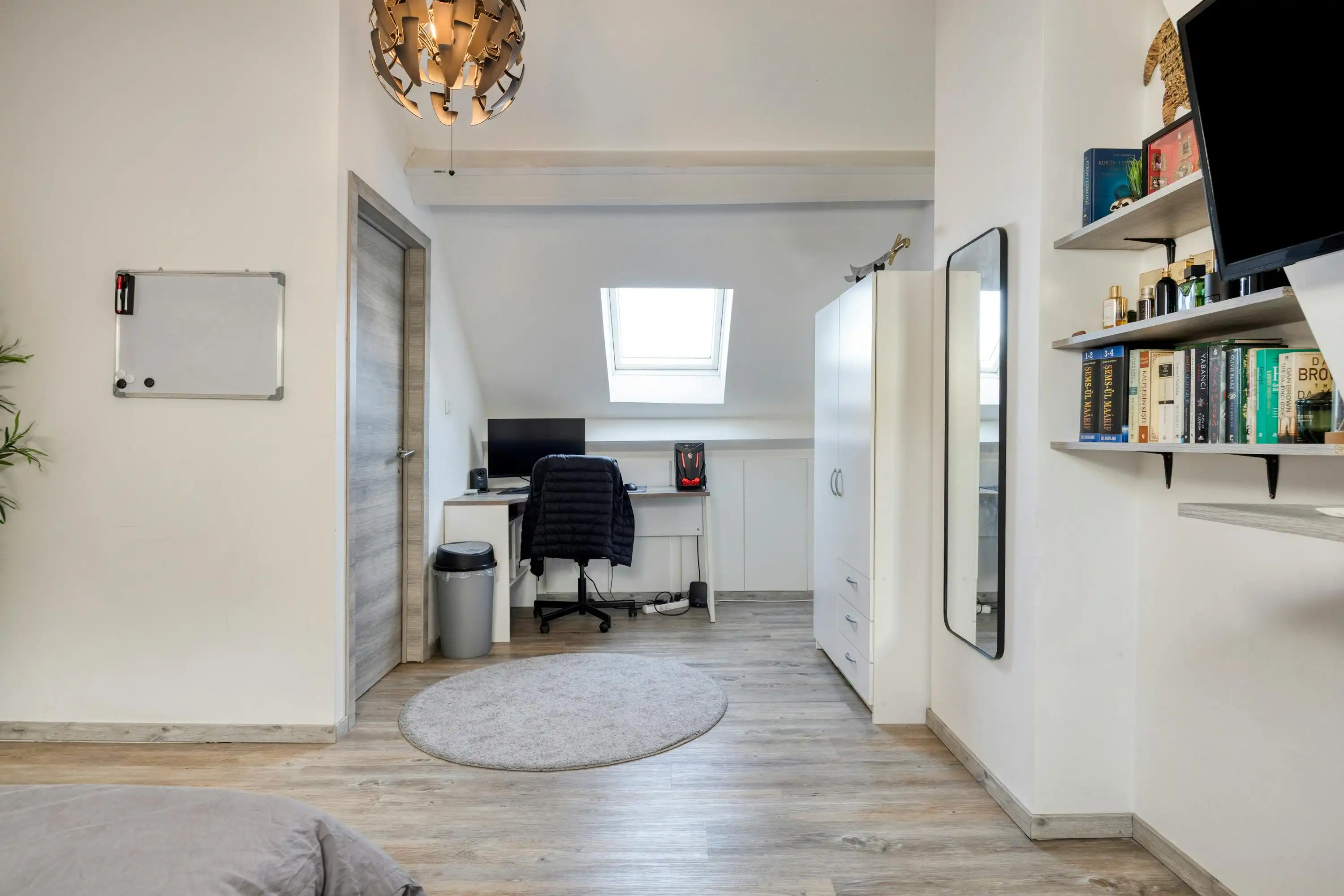 Instapklaar huis met 3 slaapkamers te koop in Merksem foto 20