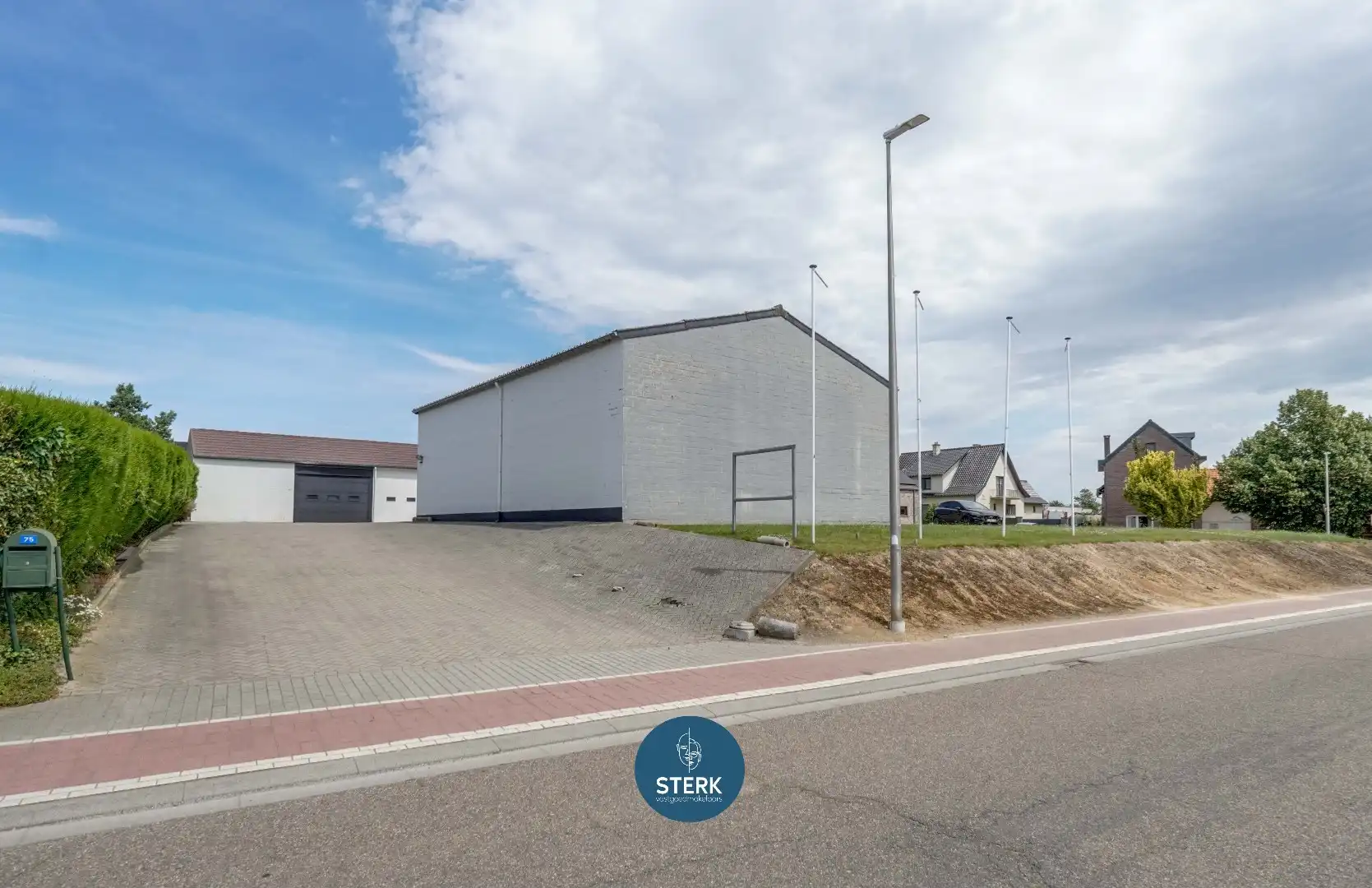 MULTIFUNCTIONEEL BEDRIJFSGEBOUW OP EEN ZICHTLOCATIE NABIJ MAASTRICHT !  foto 25