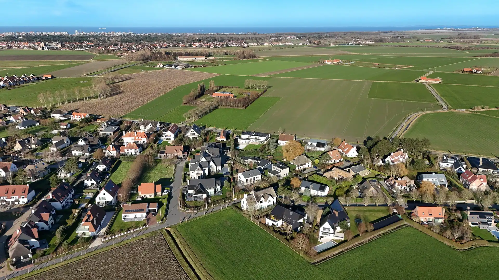 Alleenstaande villa op een terrein van 1.097 m², in een rustige residentiële omgeving. foto 5