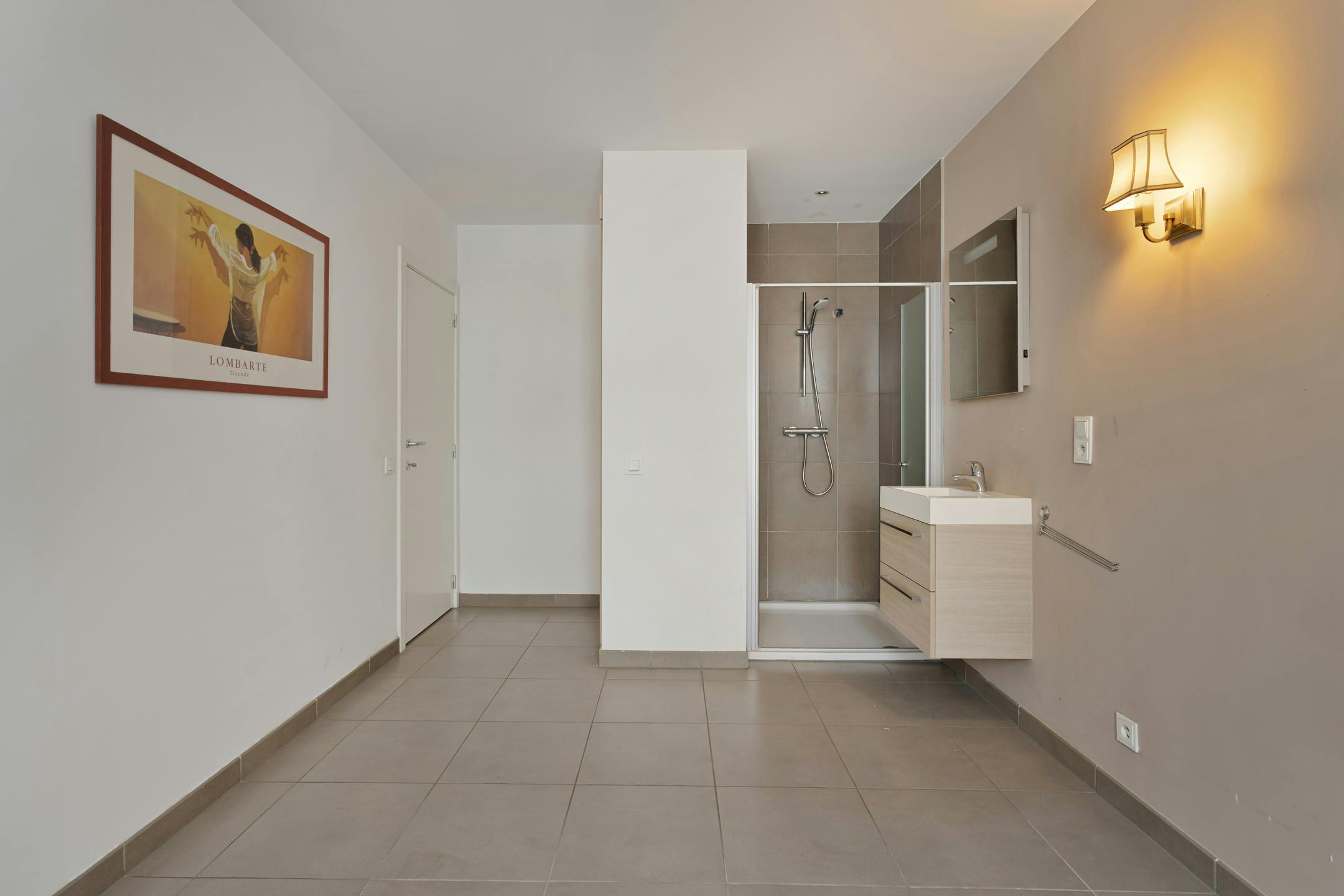 Instapklaar appartement met EPC A aan het station in Brugge foto 6