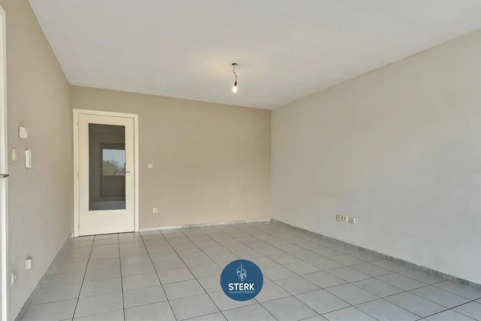 APPARTEMENT MET 2 SLPKS OP EEN GUNSTIGE LOCATIE TE GELLIK-LANAKEN !  foto 7