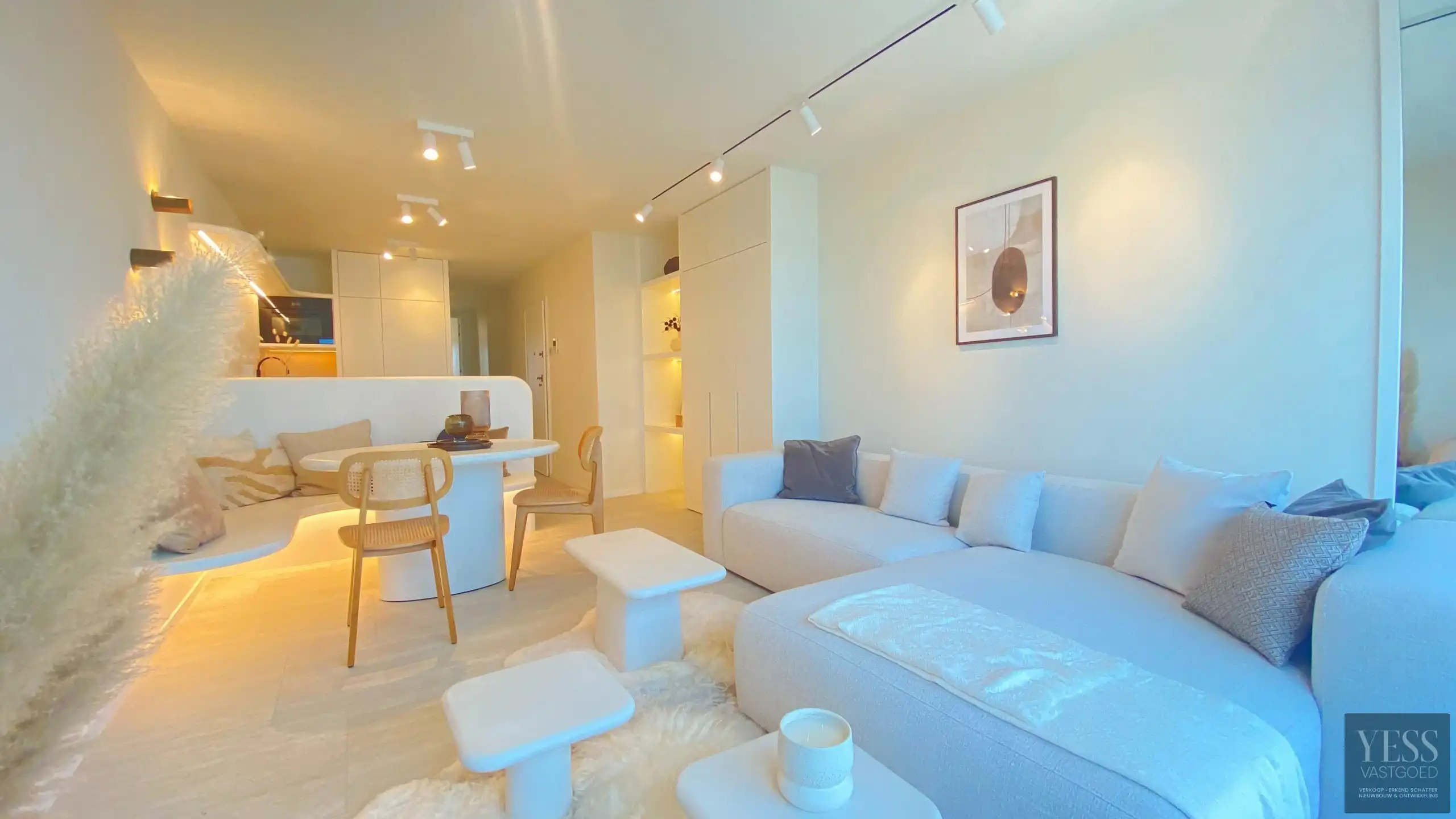 Prachtig gerenoveerd appartement met zicht op zee! foto 2