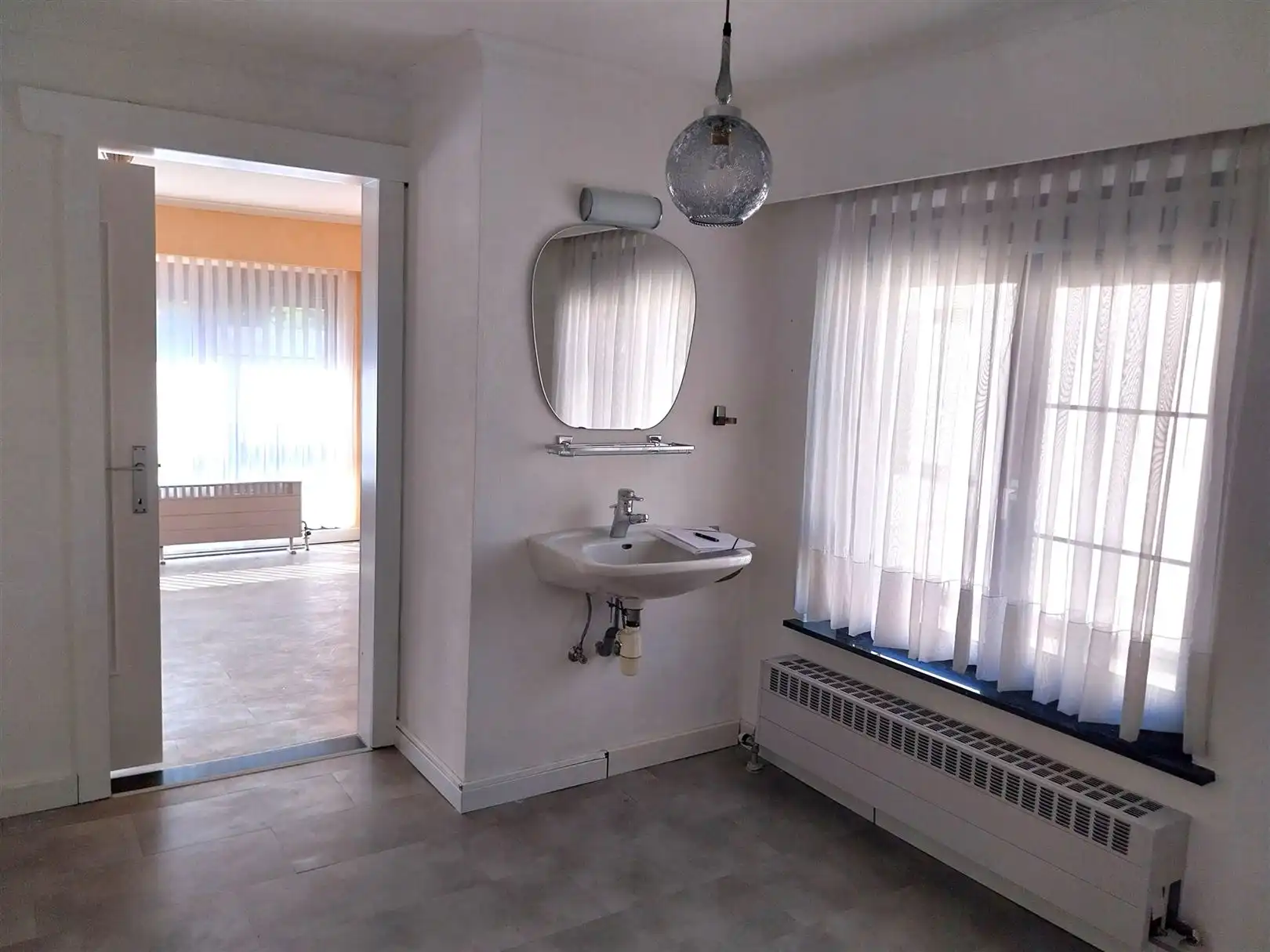 TE HUUR: Gesloten bebouwing met 3 slaapkamers in Aarschot! foto 14