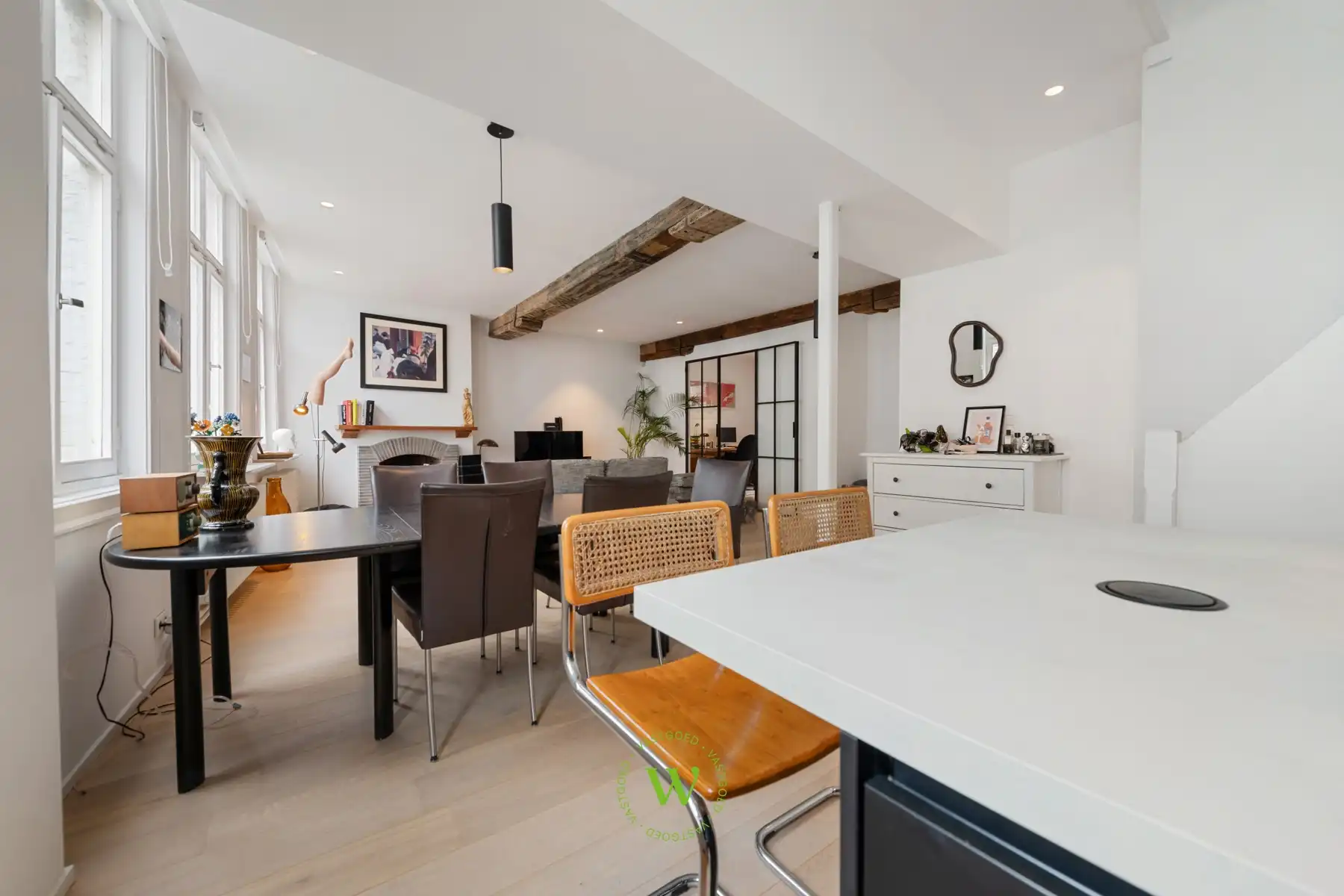 Unieke bel-étagewoning in het hart van Brugge. foto {{pictureIndex}}