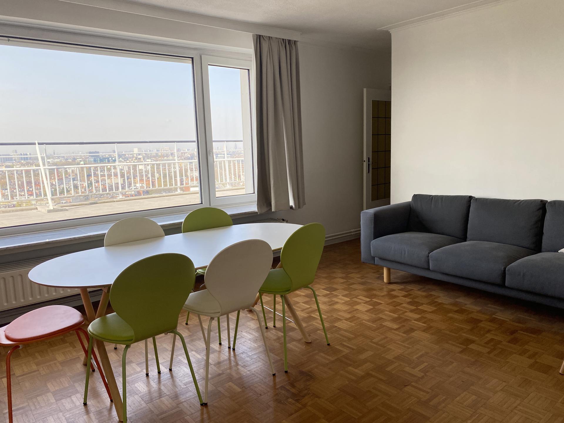 Zeer gezellig gemeubeld dakappartement met riant zonneterras foto 2