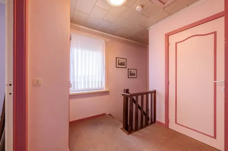 Te renoveren, rustige gelegen halfopen woning met 3 slaapkamers, garage en tuin te koop in Sint-Baafs-Vijve! foto 16