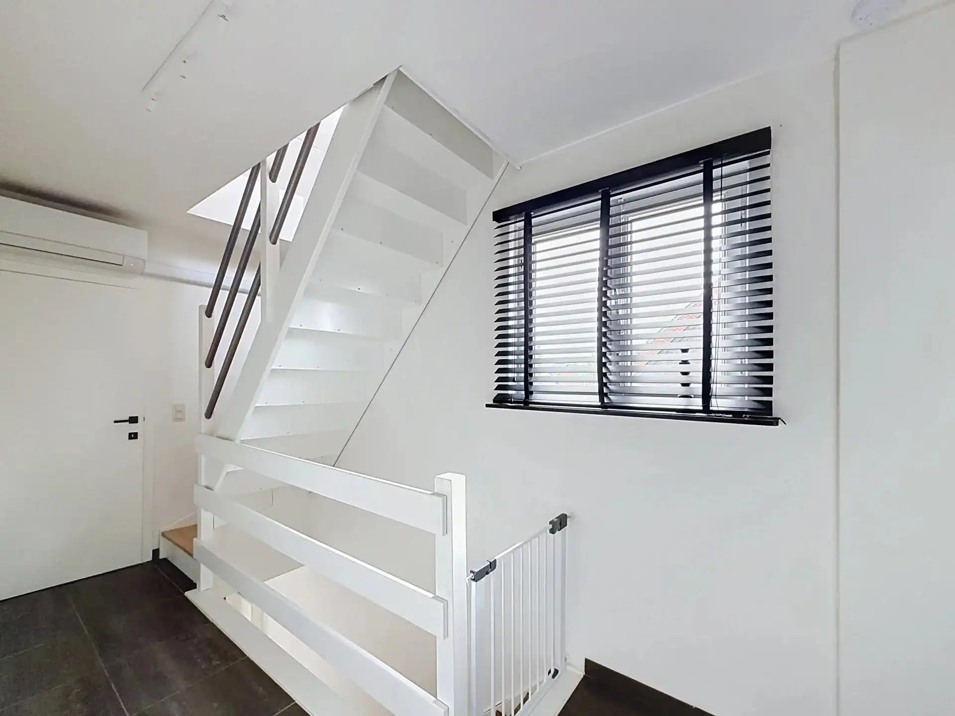 Instapklare gezellige woning op een mooi perceel met 3 slaapkamers en 2 badkamers foto 21