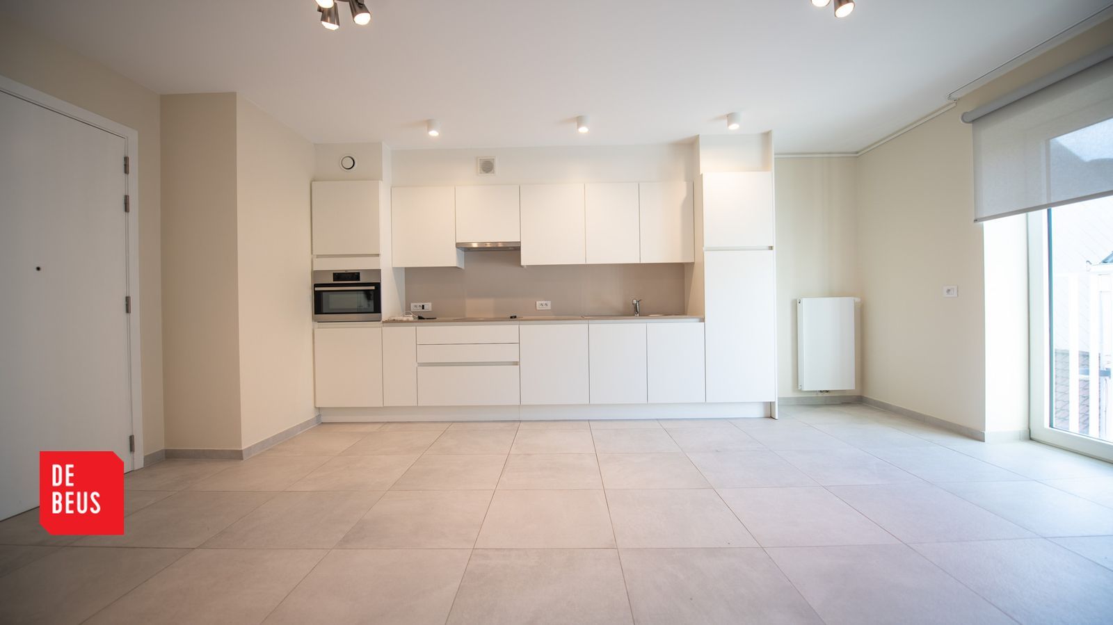 Instapklaar appartement met 1 slpk in het centrum van Oostende foto {{pictureIndex}}