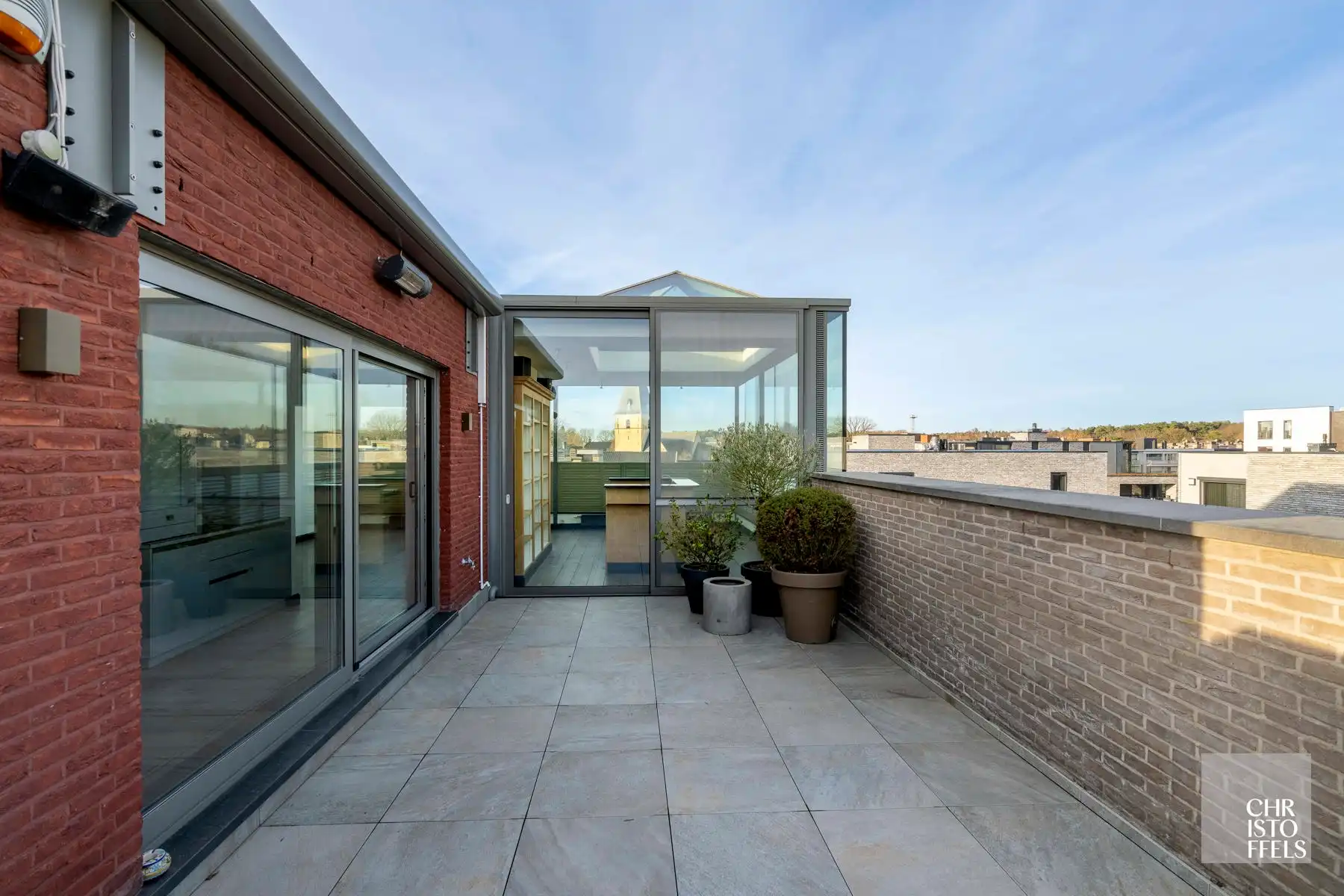 Luxe penthouse van 239m² met 34m² terrassen in hartje Zutendaal! foto 7