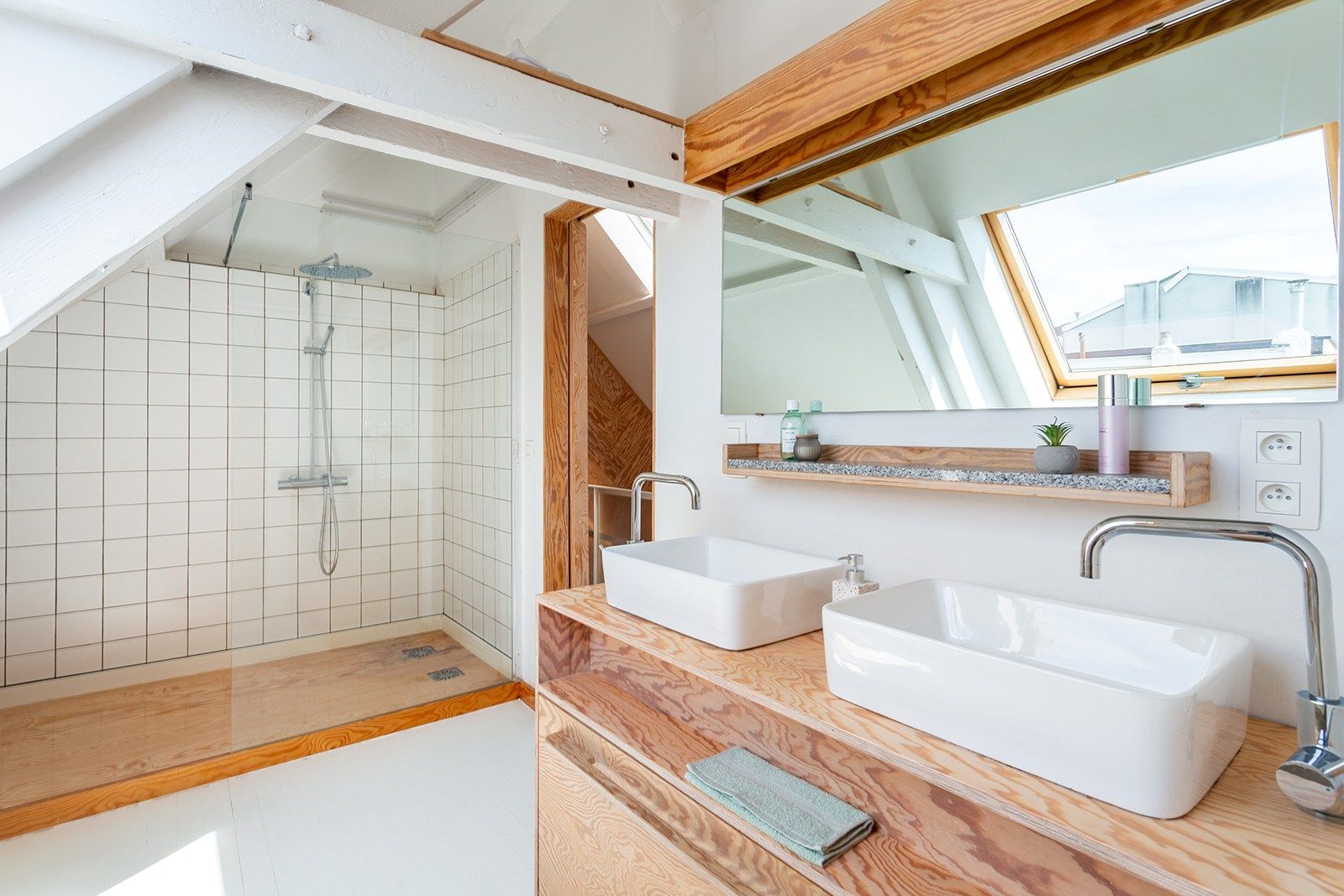 Sfeervolle en instapklare woning met eigentijdse afwerking in Berchem foto 14