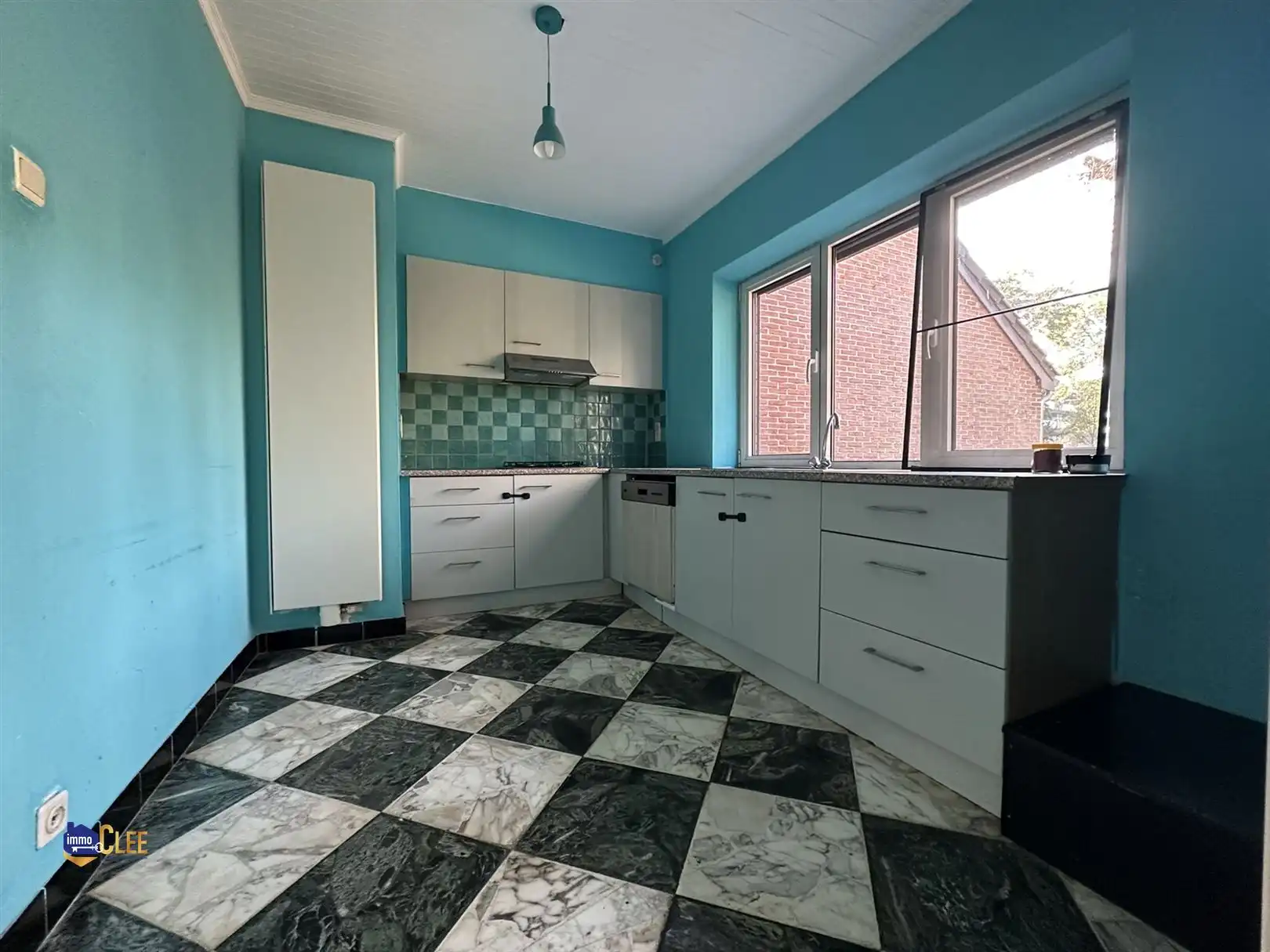 Ruime stadswoning met grote opslagruimte foto 6