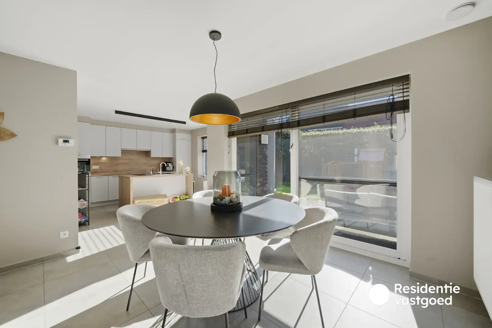 Prachtige zeer recente halfopen woning in rustige wijk te Oudenburg centrum foto 7