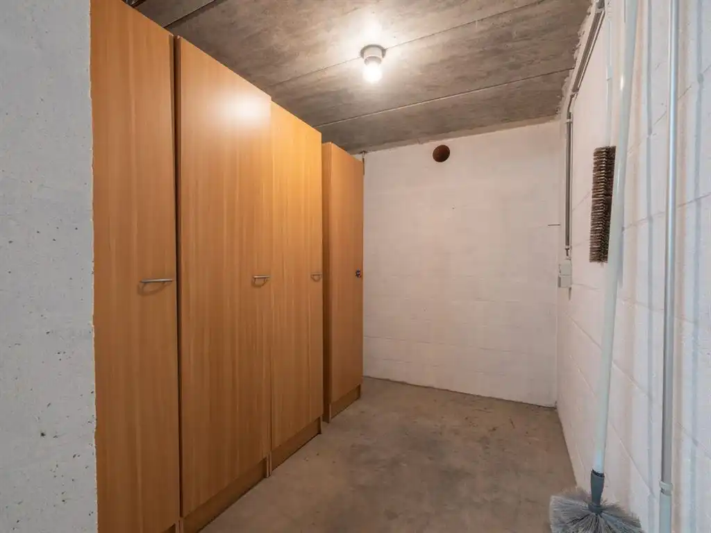 Zeer goed onderhouden vrijstaande woning met veranda en carport foto 34