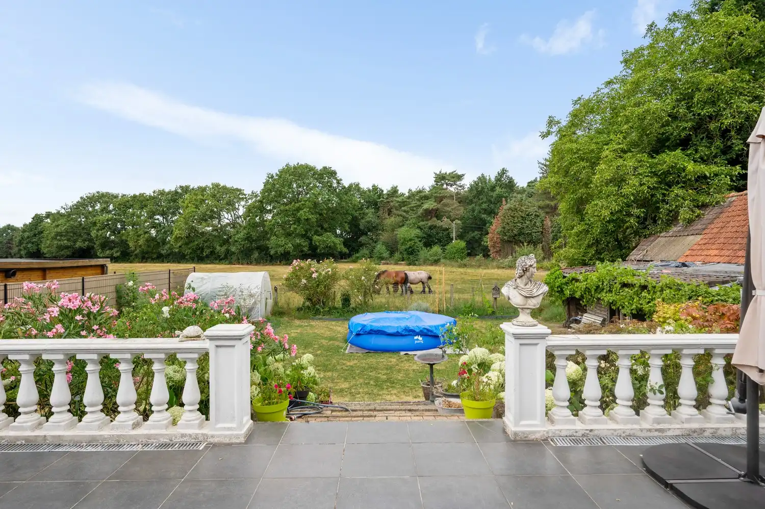 Prachtig gerenoveerde woning met zicht op de velden op een perceel van 1.187 m² foto 18