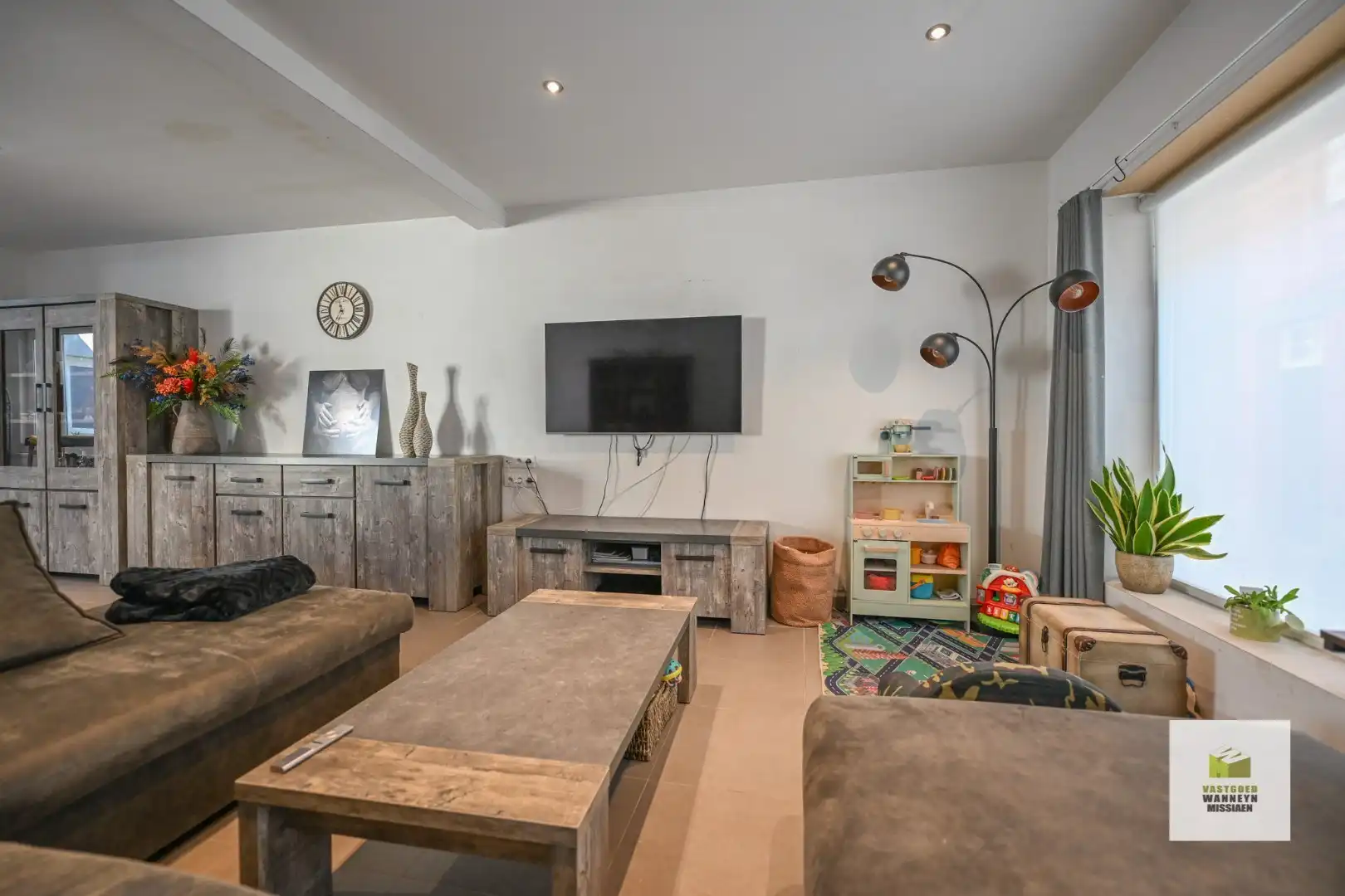 Instapklare woning met 3 slaapkamers en ruime berging/garage in centrum Wingene  foto 3