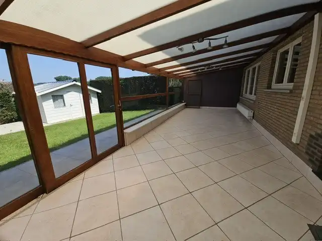 Woning (HOB) met tuin en dubbele garage foto 11