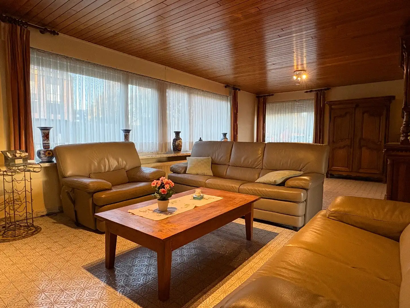 Grote hoekwoning te koop in de Bosmolens te Izegem met 3 slaapkamers, ruime tuin en een zolder met veel mogelijkheden. foto 4