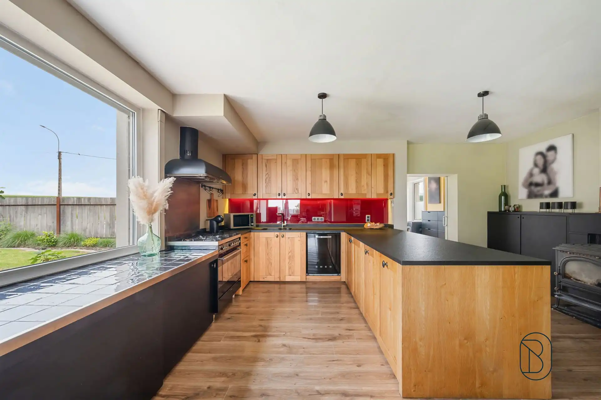 Instapklare woning met loods van 240 m² op topligging foto 3
