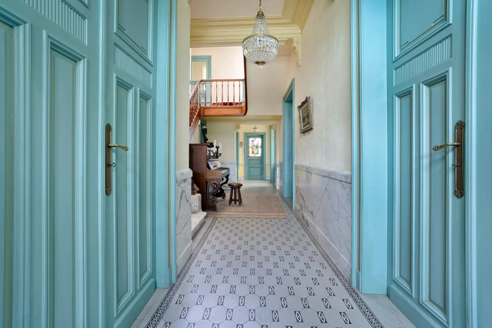 Eclectisch burgerhuis met landelijke verzichten op 2659 m² in centrum Kuurne. foto 5