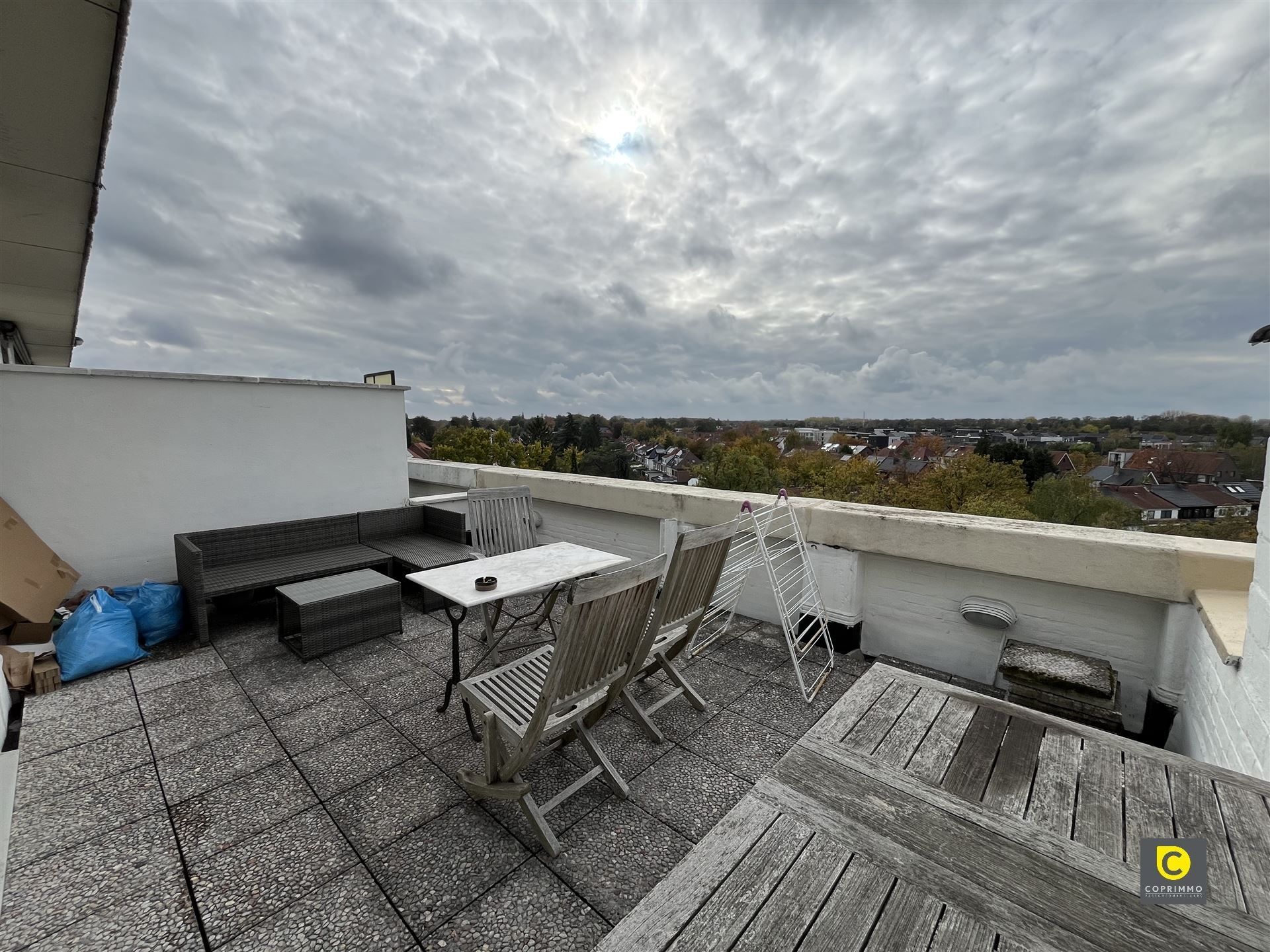 Instapklaar dakappartement met ruim terras! foto 23