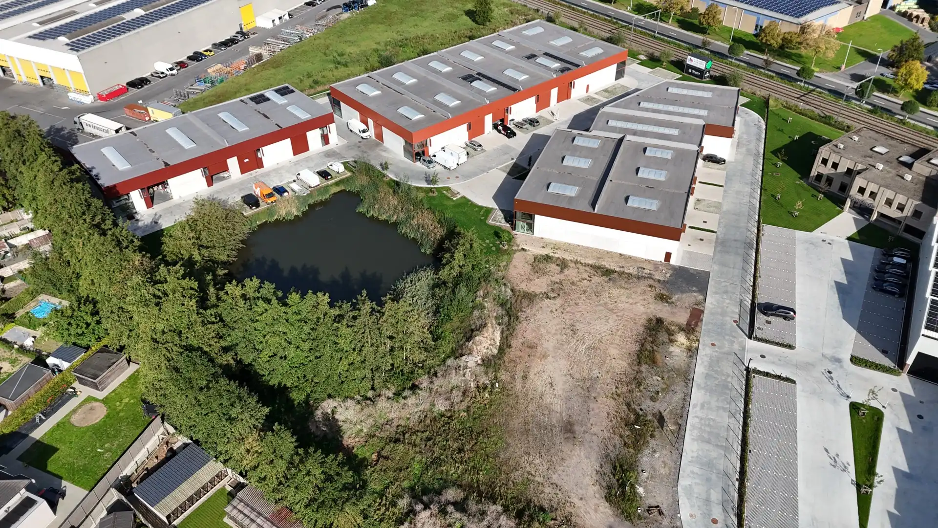 Bedrijfsgebouw op maat in Izegem - bedrijvenpark "Stuyf" foto 2