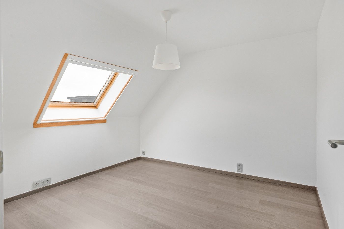Instapklare HOB met 5 slpk., tuin en inpandige garage foto 18