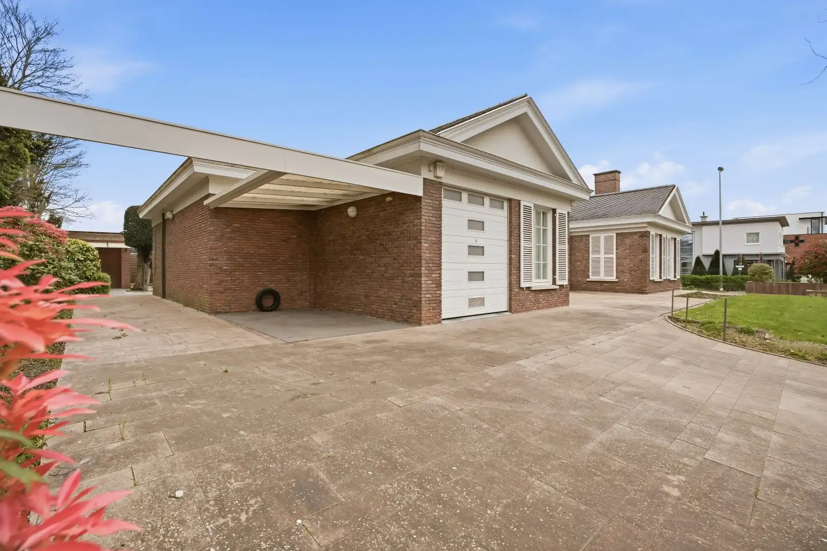 Statige woning te koop in centrum Stasegem, onder de kerktoren op 1000 m² grond, afgewerkt met authentieke en kwaliteitsvolle materialen. foto 31