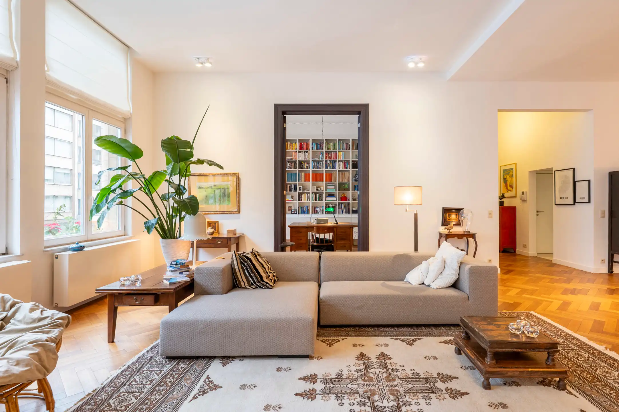 ANTWERPEN CENTRAAL - Royaal appartement met parking foto 2