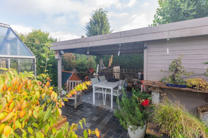 Residentieel gelegen, ruime woning met 3 slaapkamers, bureau, ruime garage, gezellige tuin...(zonnepanelen, thuisbatterij, energielabel C...) foto 25