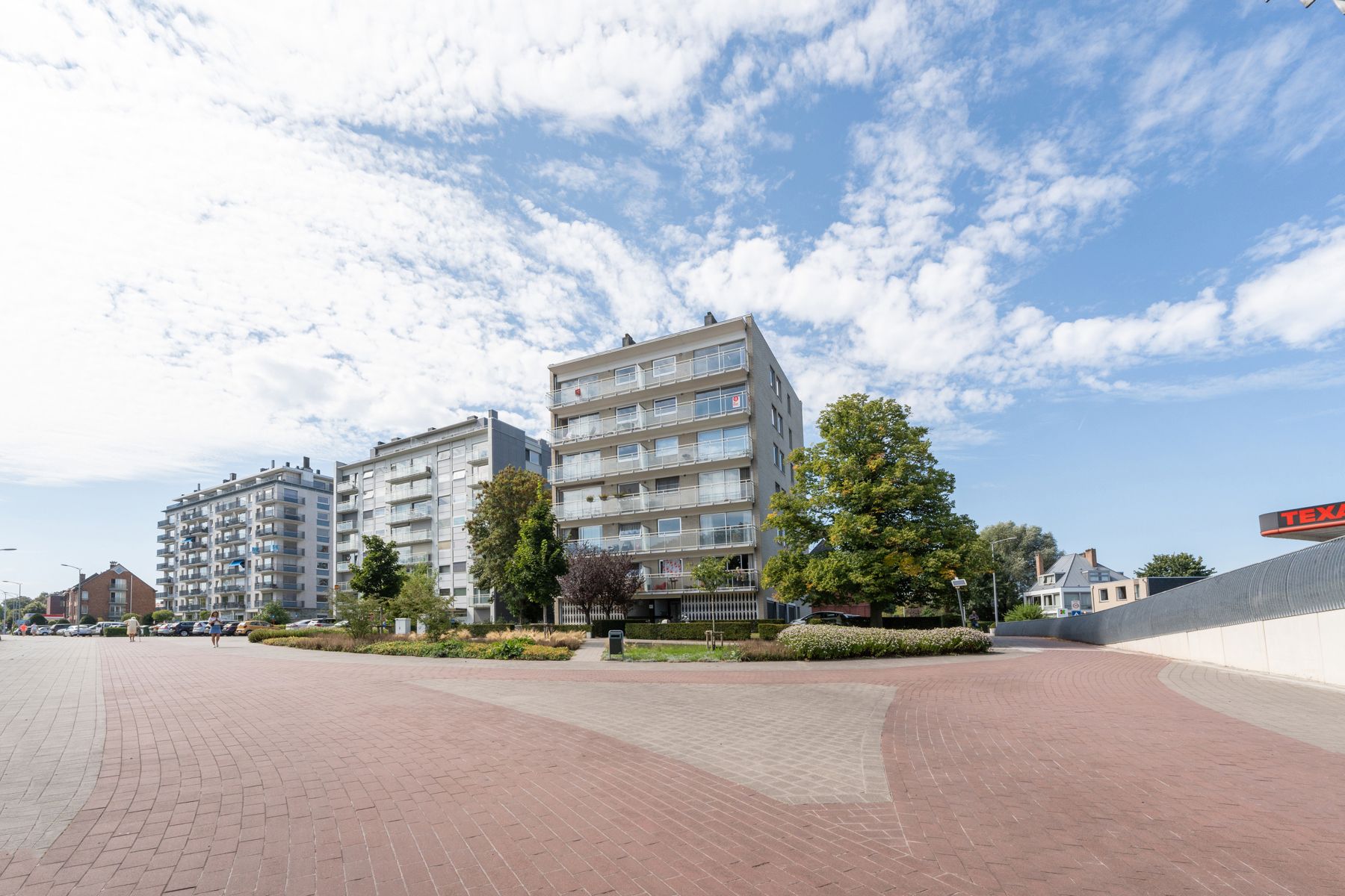 Instapklaar appartement met 3 slpk en uniek zicht over Brugge! foto 13