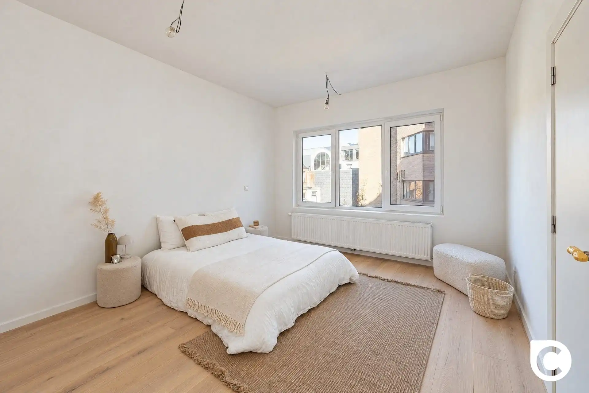 Hoogwaardig gerenoveerd 2 slpk app met terras foto 10